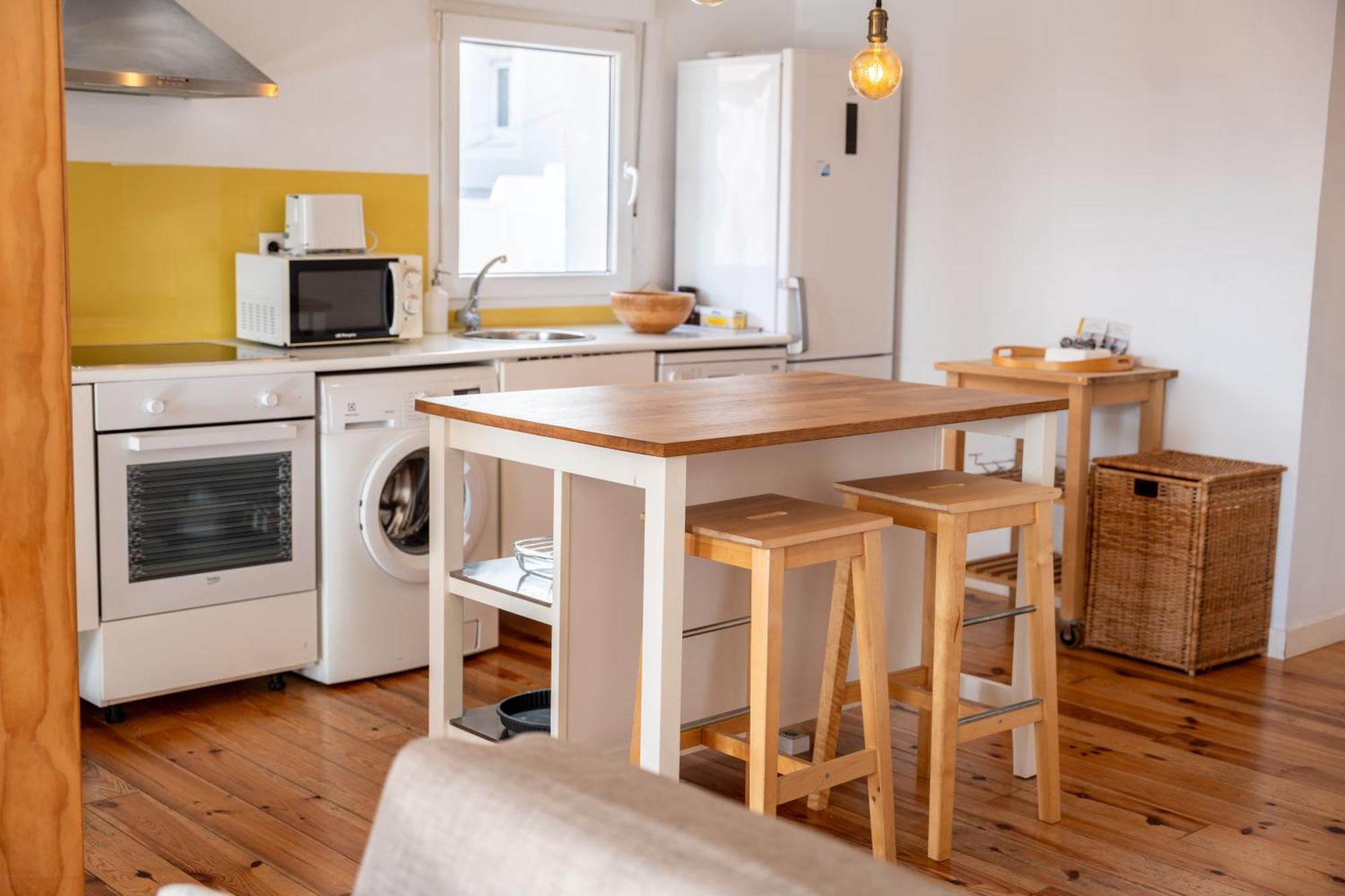 Warm And Inviting, Central Location By Urbanhosting Santender Kültér fotó